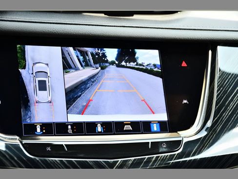 Used 2023 Cadillac XT6 Premium Luxury w/ Technology Package AWD/4WD image 23