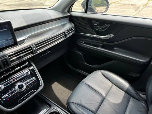 Used 2020 Lincoln Corsair FWD w/ Premium Package image 29