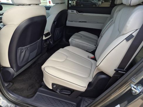 Used 2025 Hyundai Palisade Calligraphy FWD image 16
