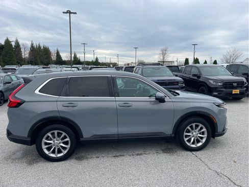 Used 2023 Honda CR-V EX image 8