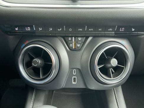 Used 2024 Chevrolet Blazer LT AWD/4WD image 18