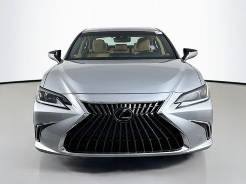 Used 2022 Lexus ES 350 w/ Premium Package FWD image 2