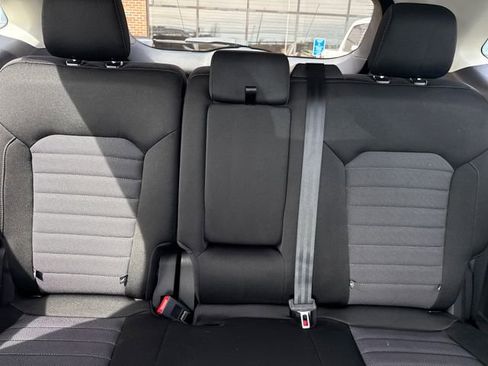 Certified 2024 Ford Edge SE image 18