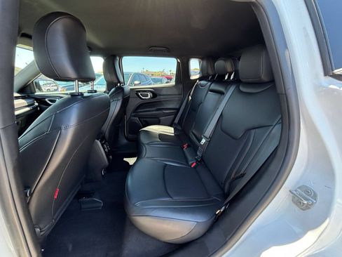 Used 2025 Jeep Compass Trailhawk AWD/4WD image 36