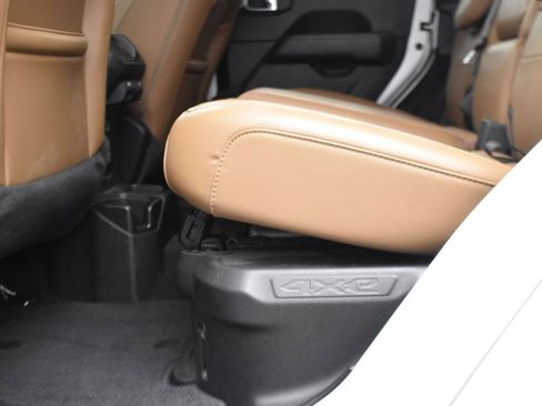 Used 2021 Jeep Wrangler Unlimited Sahara image 14