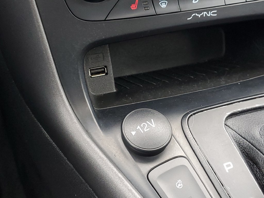 Used 2018 Ford Focus SEL w/ Cold Weather Package FWD image 23