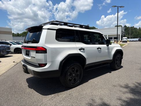 Used 2025 Lexus GX 550 AWD/4WD image 13