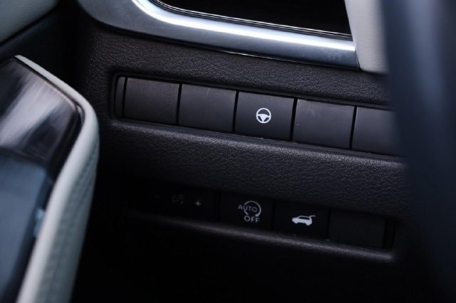 Used 2023 Nissan Rogue SL w/ SL Premium Package FWD image 25