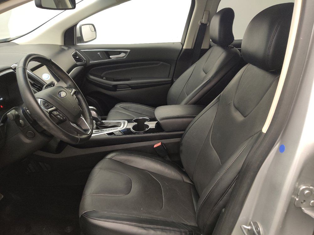 Used 2018 Ford Edge Titanium w/ Equipment Group 301A AWD/4WD image 17