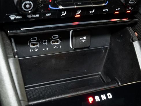 Used 2024 Jeep Grand Cherokee Laredo AWD/4WD image 19