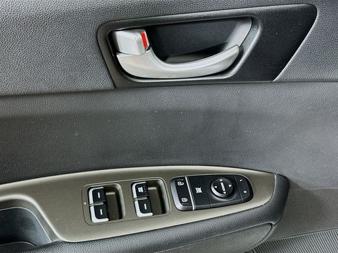 Used 2019 Kia Optima LX image 15