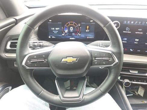 Used 2024 Chevrolet Traverse LT w/ LPO, Floor Liner Package FWD image 38