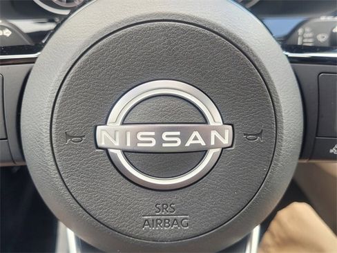 Used 2024 Nissan Pathfinder SL image 19