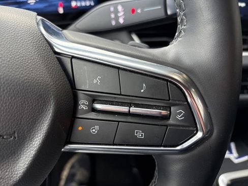 Used 2025 Chevrolet Equinox LT w/ Convenience Package II image 19