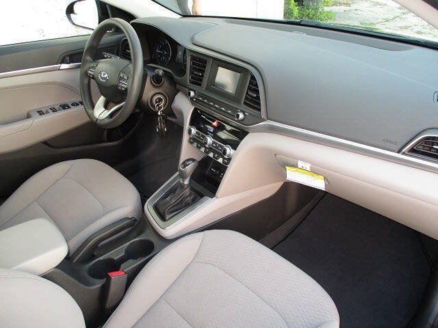 Used 2020 Hyundai Elantra SE FWD image 32