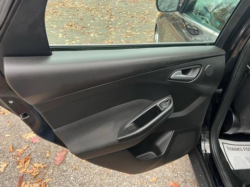 Used 2016 Ford Focus Titanium w/ Titanium Technology Package FWD image 12