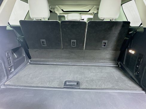 Used 2025 Ford Expedition Platinum AWD/4WD image 32