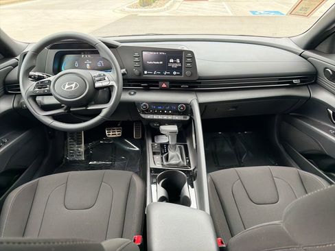 New 2026 Hyundai Elantra SEL Sport FWD image 14