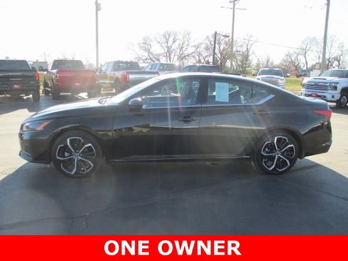 Used 2023 Nissan Altima 2.5 SR w/ SR Premium Package image 8