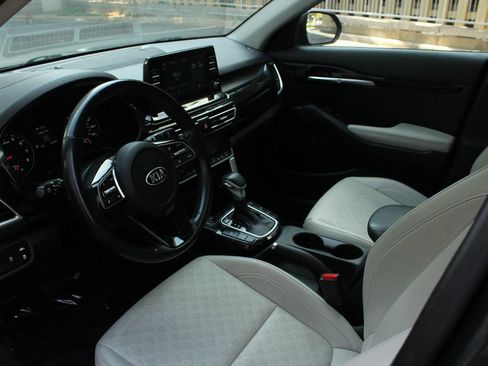 Used 2021 Kia Seltos EX AWD/4WD image 13