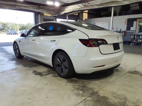 Used 2023 Tesla Model 3 Standard Range image 3