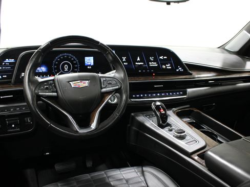 Used 2023 Cadillac Escalade ESV Sport Platinum AWD/4WD image 2