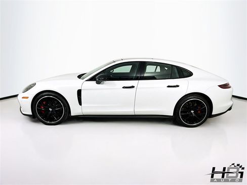 Used 2018 Porsche Panamera Turbo image 9
