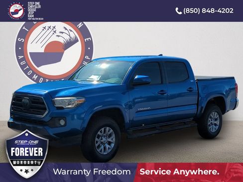 Used 2018 Toyota Tacoma SR5 RWD image 2