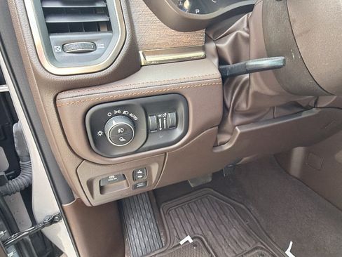 Used 2025 RAM 1500 Limited AWD/4WD image 26