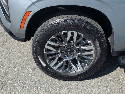 Certified 2025 Chevrolet Suburban Z71 AWD/4WD image 33