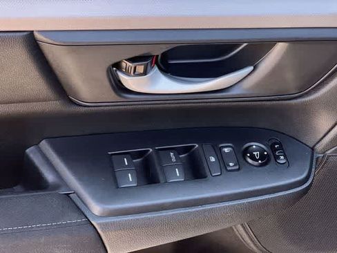 Certified 2018 Honda CR-V LX image 29