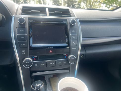 Used 2017 Toyota Camry XLE FWD image 8