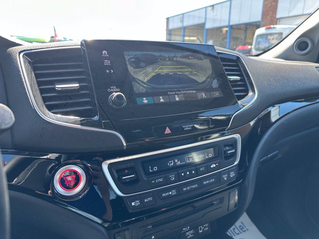 Used 2021 Honda Pilot Touring image 18
