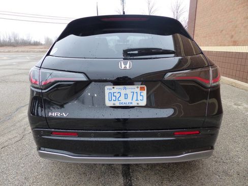 Used 2026 Honda HR-V EX-L image 9