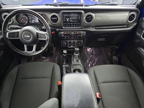 Used 2019 Jeep Wrangler Unlimited Sahara w/ Uconnect 4C Nav & Sound Group AWD/4WD image 18