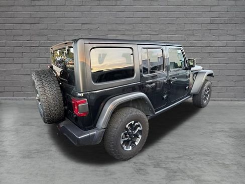 Used 2025 Jeep Wrangler Unlimited Rubicon AWD/4WD image 5