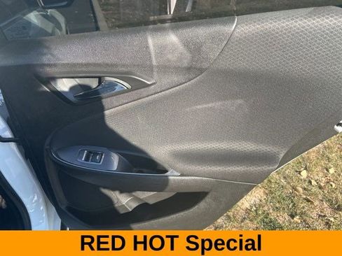 Used 2018 Chevrolet Malibu LT image 37