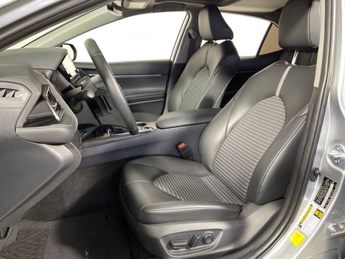 Used 2022 Toyota Camry SE image 12