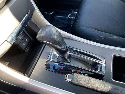 Used 2015 Honda Accord EX image 16