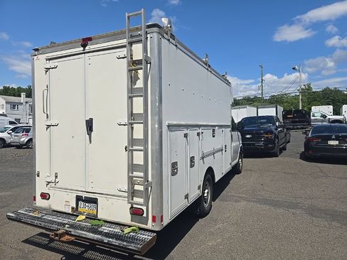Used 2019 GMC Savana 3500 w/ Power Convenience Package RWD image 7