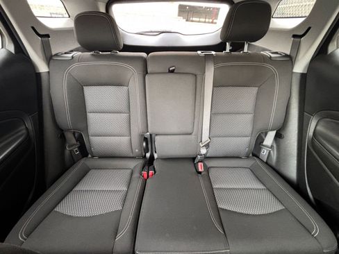 Used 2024 GMC Terrain SLE image 38