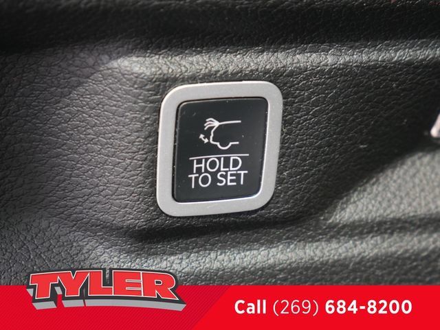 Certified 2024 Jeep Grand Cherokee L Laredo w/ Luxury Tech Group I AWD/4WD image 18