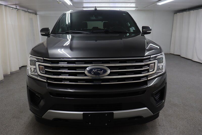 Used 2019 Ford Expedition XLT w/ Equipment Group 202A AWD/4WD image 2