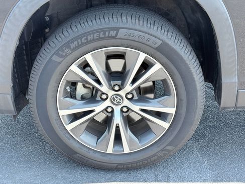 Used 2019 Toyota Highlander LE FWD image 35