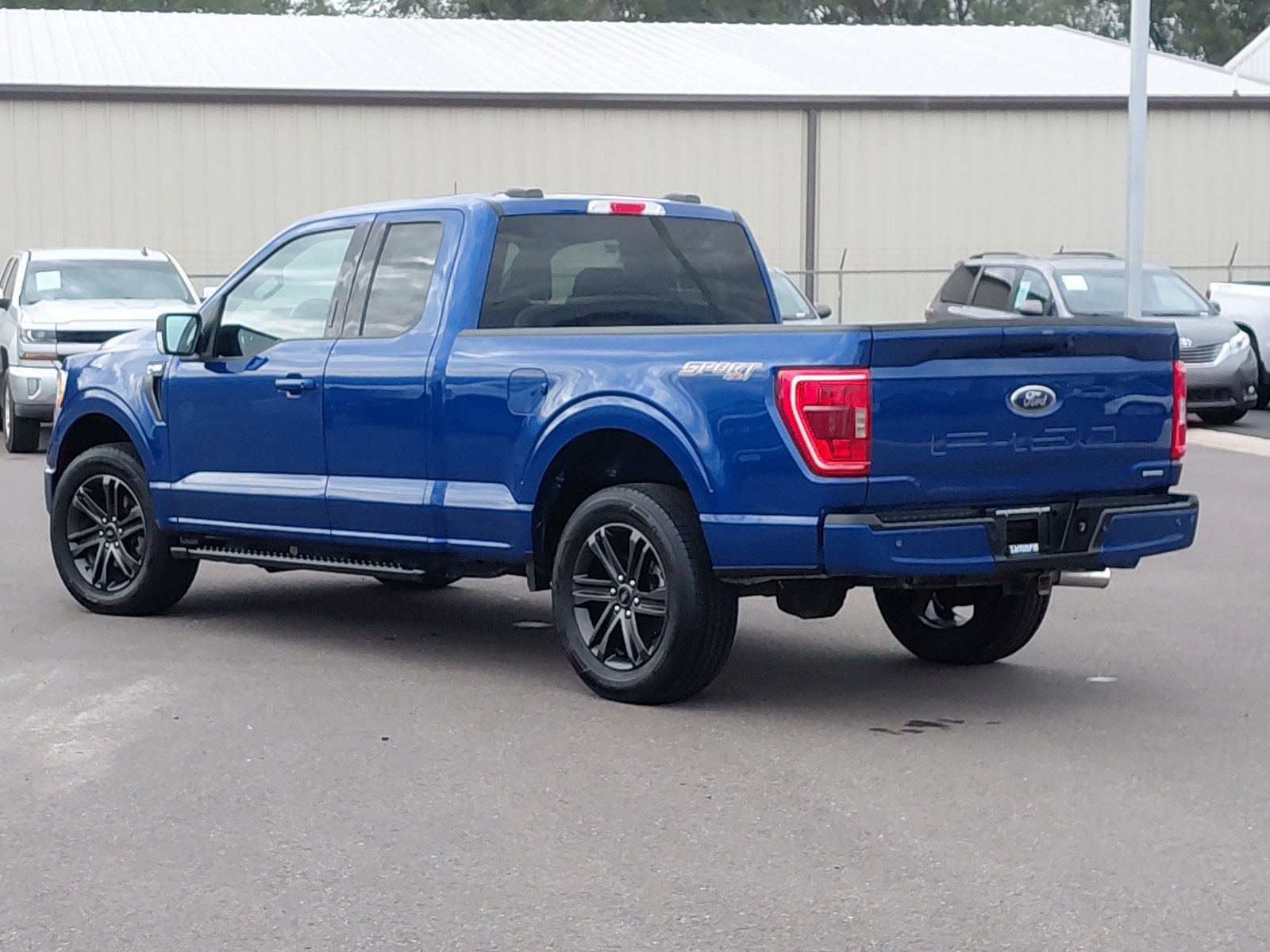 Used 2022 Ford F150 XLT w/ Equipment Group 302A High AWD/4WD image 9
