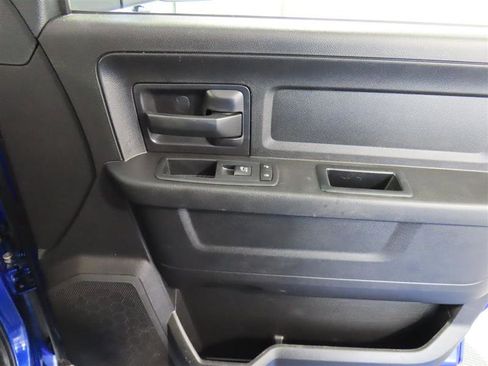Used 2017 RAM 1500 Express AWD/4WD image 29