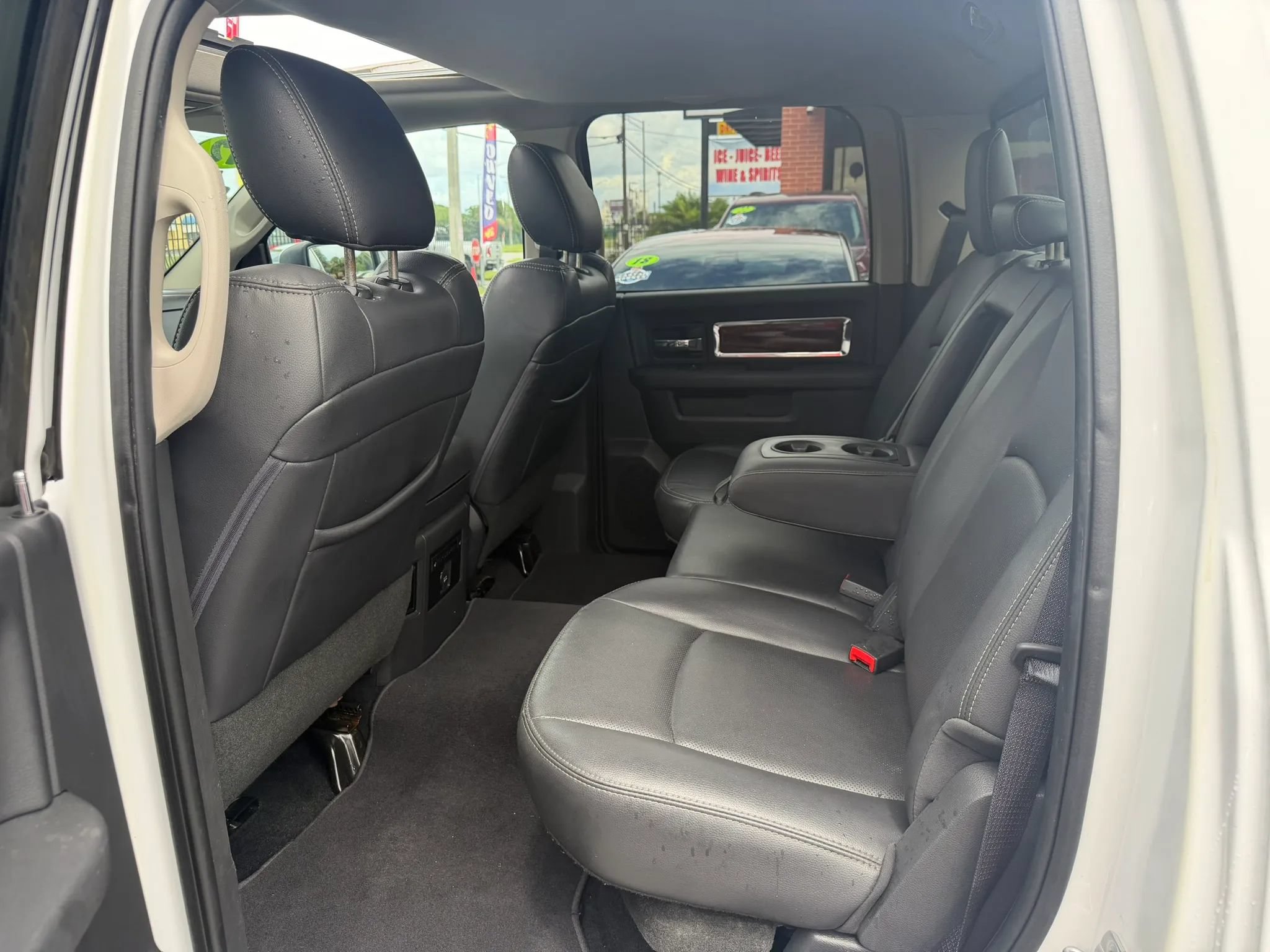 Used 2012 RAM 1500 Laramie RWD image 15