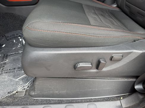 Used 2025 Nissan Frontier PRO-4X AWD/4WD image 32