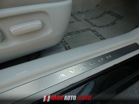 Used 2011 Toyota Avalon FWD image 30