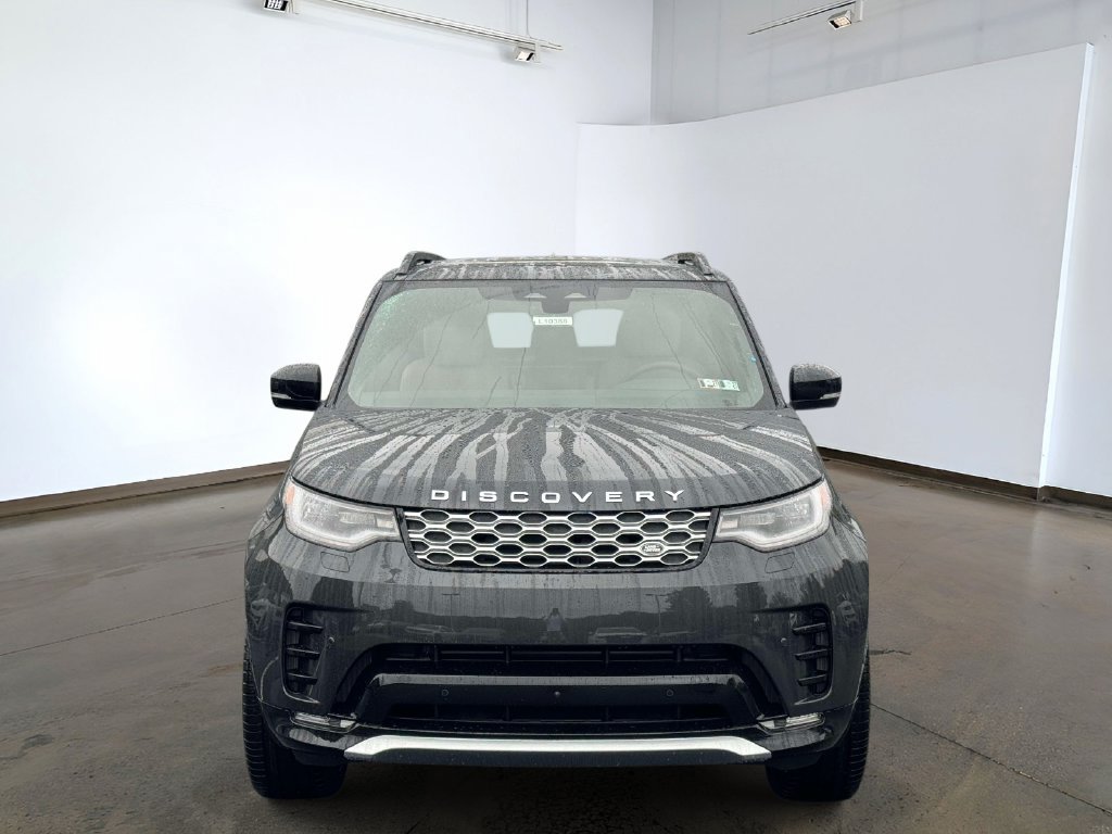 New 2026 Land Rover Discovery Limited Edition AWD/4WD image 2